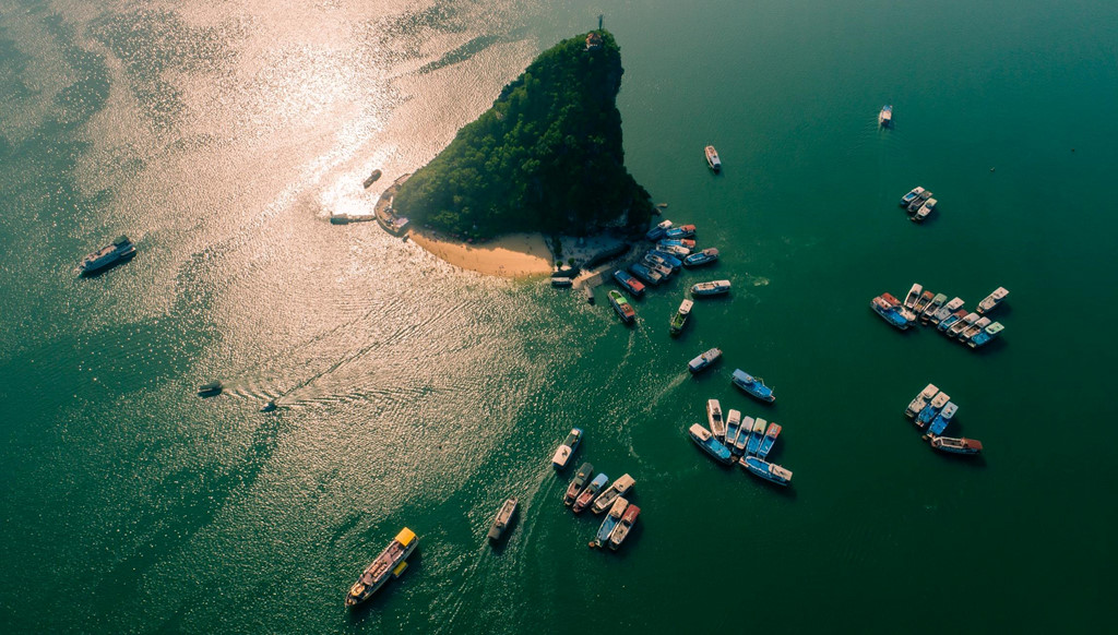 Hình ảnh ngư dân vịnh Hạ Long