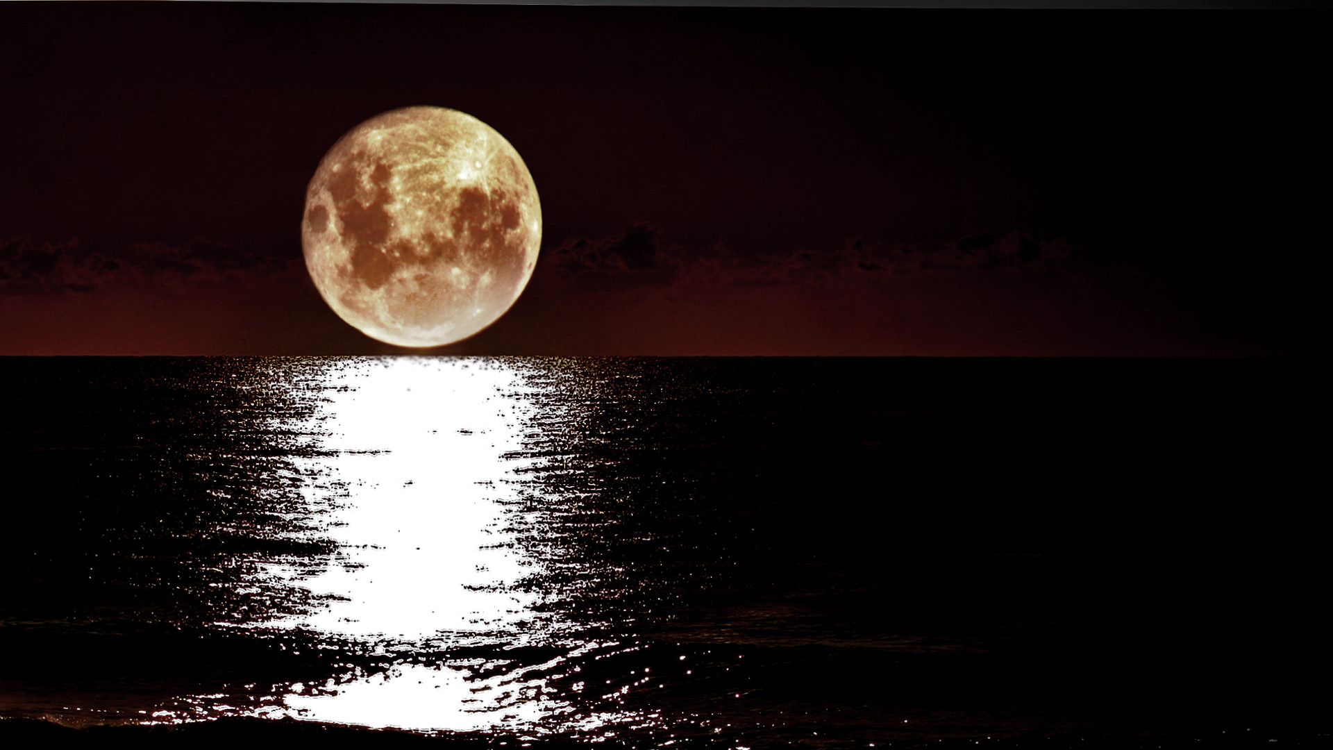 Ảnh mặt trăng ngoài biển