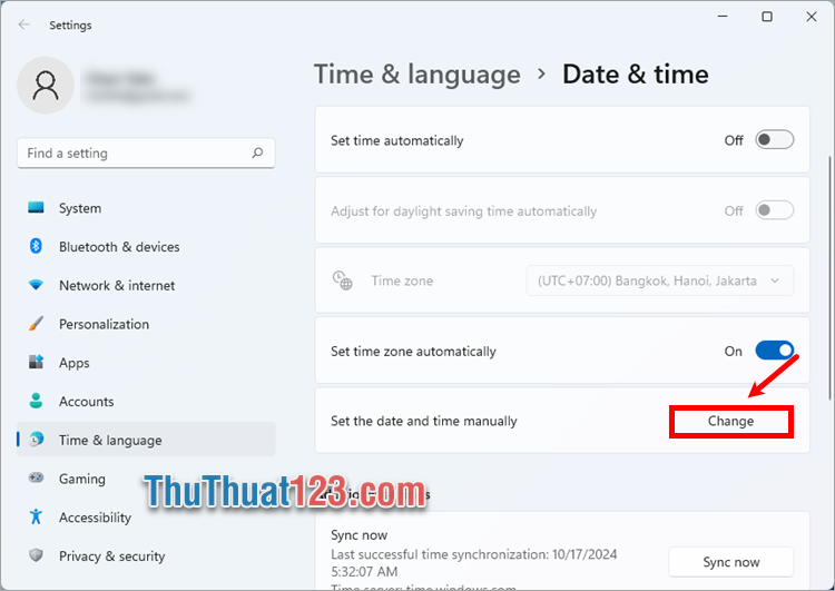 Chọn Change trên dòng Set date and time manually