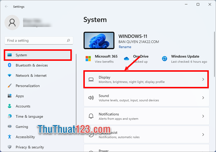 Nhấn tổ hợp phím Windows + I để mở cửa sổ Settings, chọn Display trong phần System
