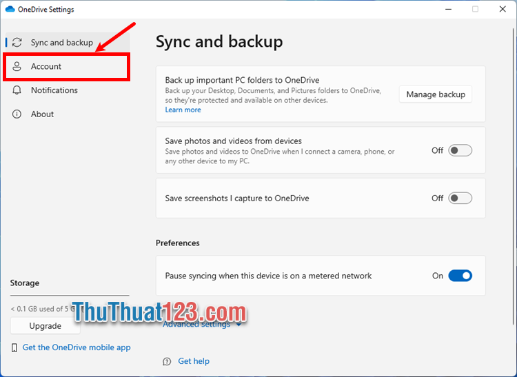 Xuất hiện cửa sổ OneDrive Settings, bạn chọn Account trong menu bên trái