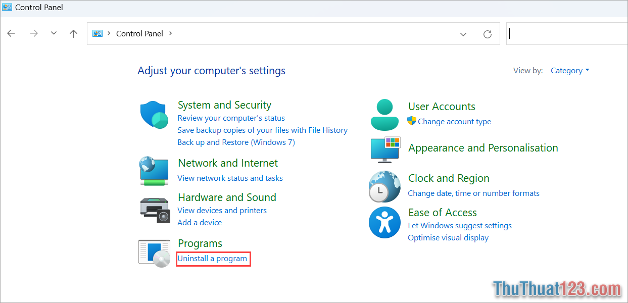 Trong Control Panel, chọn Uninstall a program để kích hoạt tính năng gỡ ứng dụng