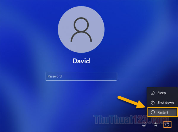 Nhấn và giữ phím Shift trong khi bấm vào biểu tượng Nguồn → chọn Restart